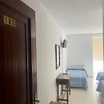 Rey בית הארחה איסלה דה ארוסה