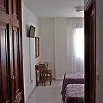 Rey בית הארחה איסלה דה ארוסה